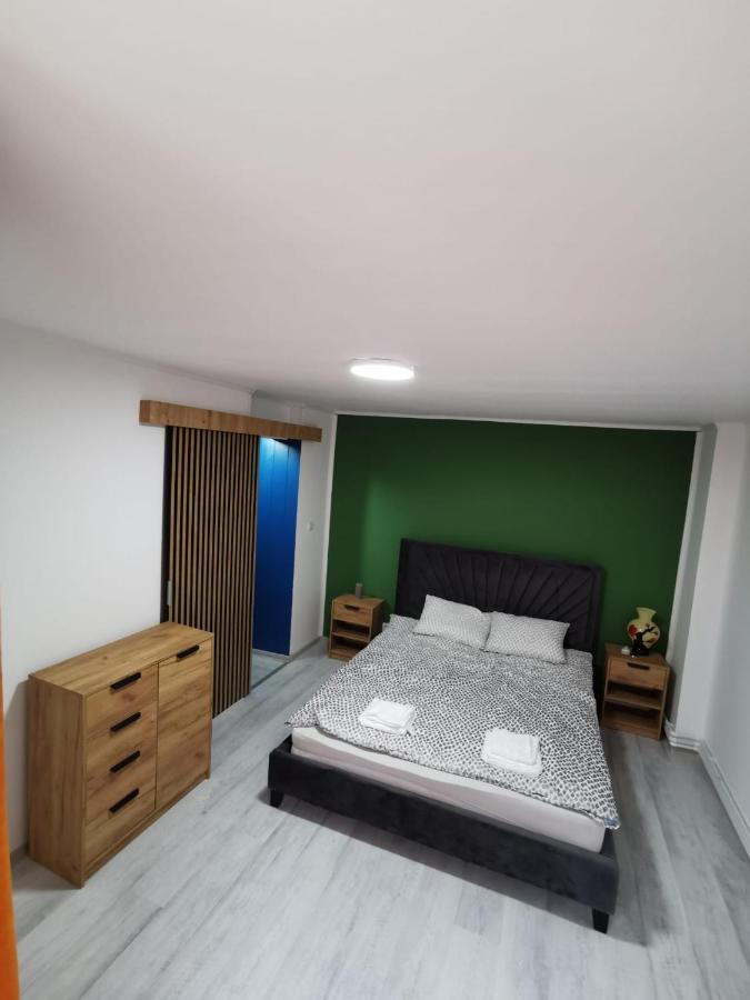 Apartment Noah Uricani (Hunedoara)